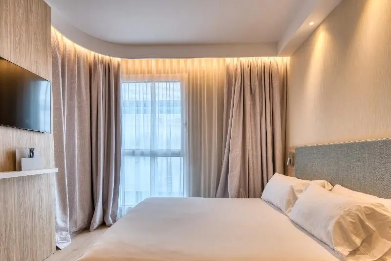 Standard-invahuone Queen-vuode, Holiday Inn Express Madrid Airport, An Ihg