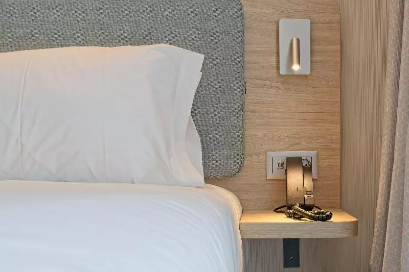 Standard-invahuone Queen-vuode, Holiday Inn Express Madrid Airport, An Ihg