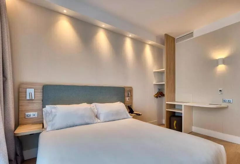Standard-invahuone Queen-vuode, Holiday Inn Express Madrid Airport, An Ihg