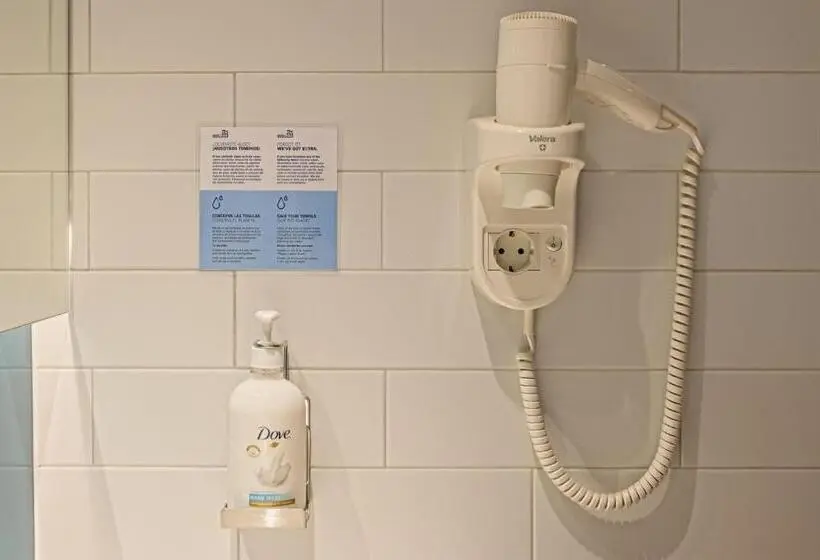 Standard-invahuone Queen-vuode, Holiday Inn Express Madrid Airport, An Ihg