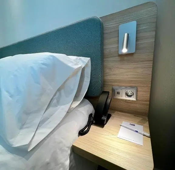 Standard-invahuone Queen-vuode, Holiday Inn Express Madrid Airport, An Ihg