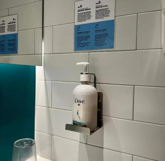 Standard-invahuone Queen-vuode, Holiday Inn Express Madrid Airport, An Ihg