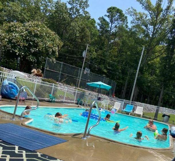 חדר משפחתי, Kentucky Lake Hickory Hill Resort