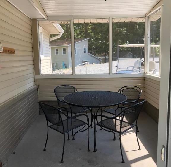 חדר משפחתי, Kentucky Lake Hickory Hill Resort