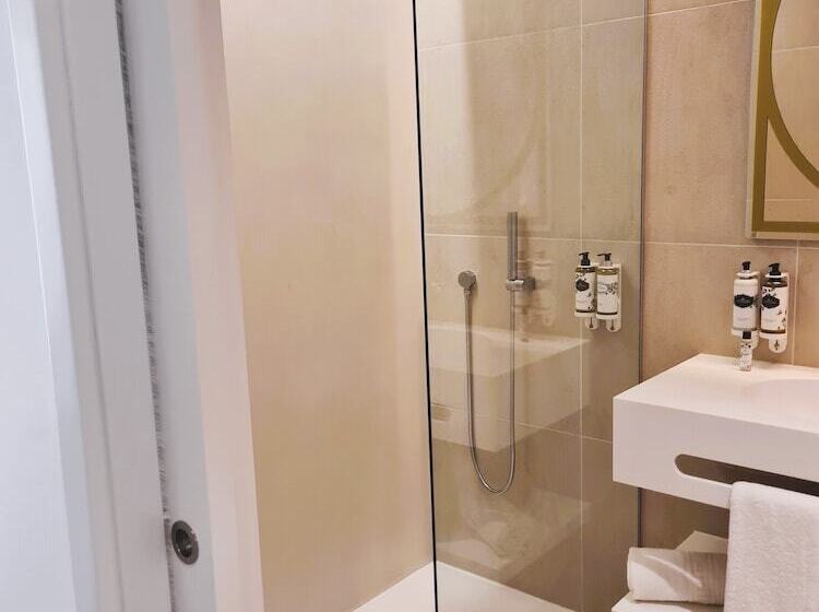 غرفة سوبيريور ذات إطلالة جانبية على البحر, Sines Sea View Business & Leisure