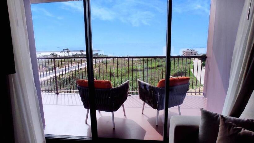 جناح مطلّ علي البحر, Sines Sea View Business & Leisure