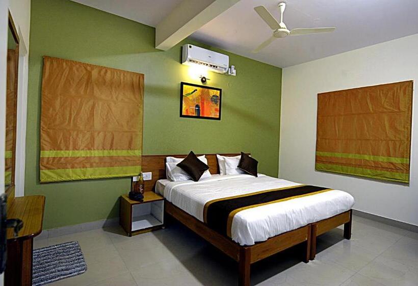 スタンダードスタジオ, Airport Bliss Boutique