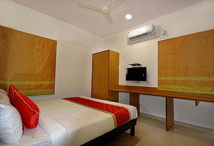 スタンダードスタジオ, Airport Bliss Boutique