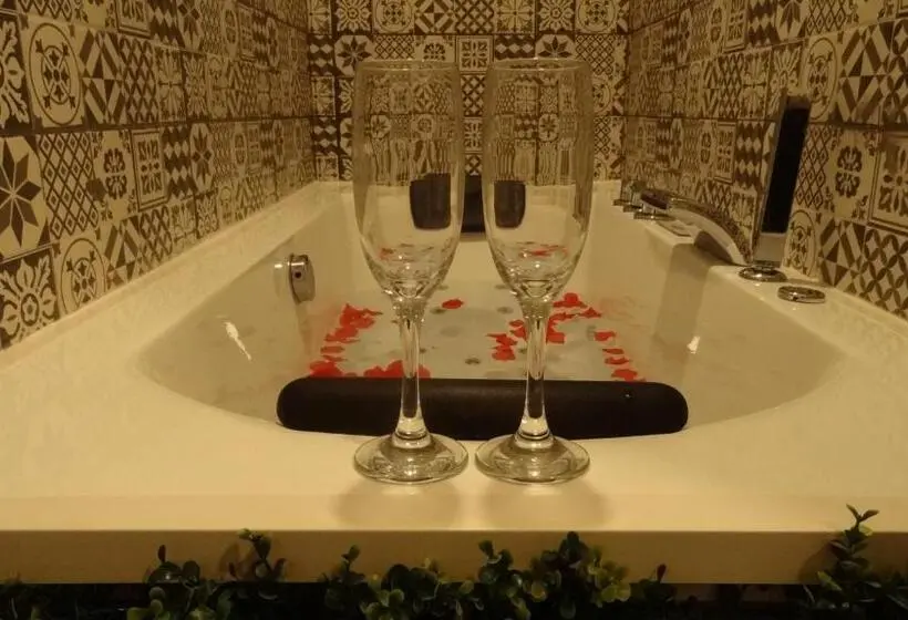 سوئیت با وان آب گرم, Cozy Rooms   Bañera Hidromasaje