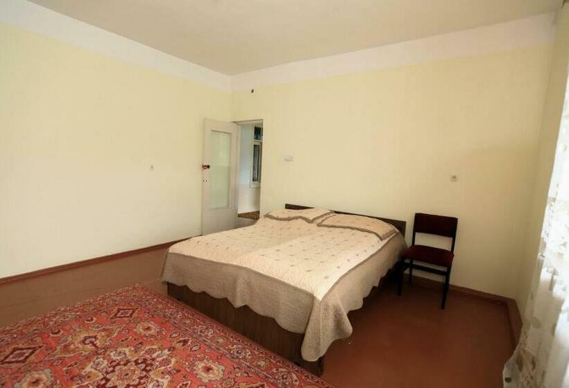 Номер Стандарт, Poqr Tagh