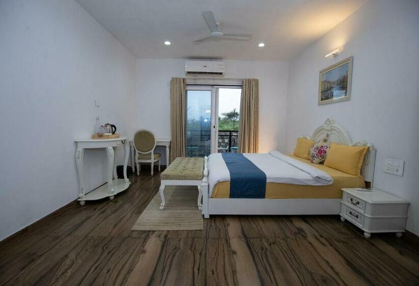 جناح جونيور مزوَّد بشرفة, Amizunie S Boutique Hotel By Ssaz Hospitality