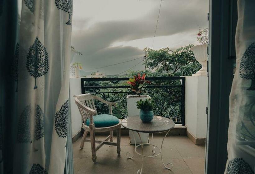 جناح جونيور مزوَّد بشرفة, Amizunie S Boutique Hotel By Ssaz Hospitality