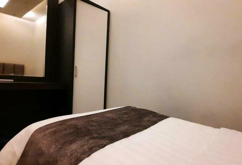 디럭스 스튜디오, جولدن نيو جوان Golden New Gewan