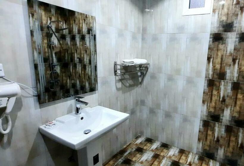 Студия Deluxe, جولدن نيو جوان   Golden New Gewan