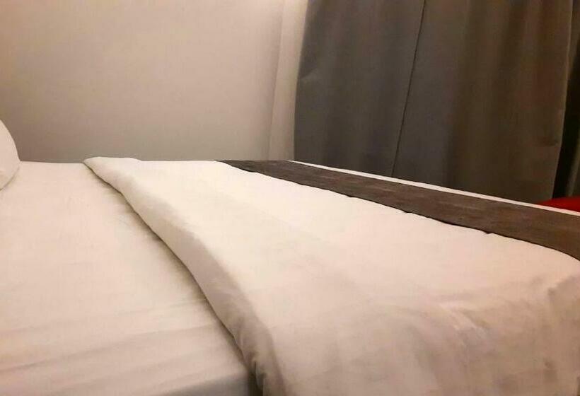 디럭스 스튜디오, جولدن نيو جوان Golden New Gewan