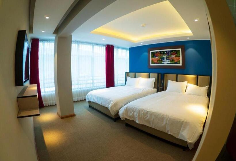 اتاق خانوادگی, R&n Shullkas Suites