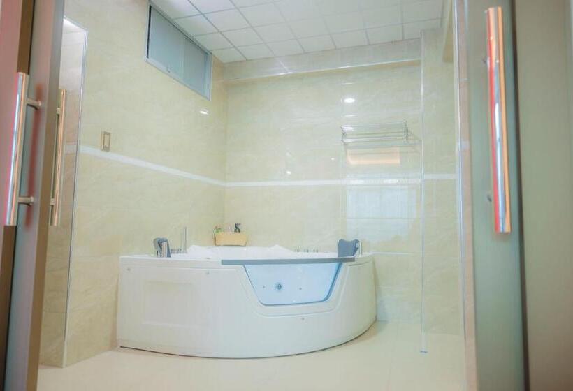 جناح ديلوكس, R&n Shullkas Suites