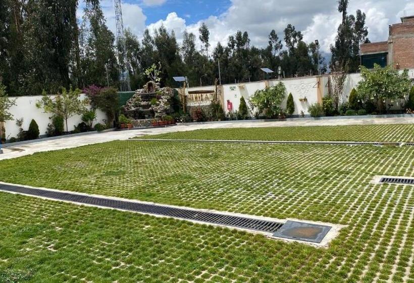 اتاق استاندارد یک نفره, R&n Shullkas Suites