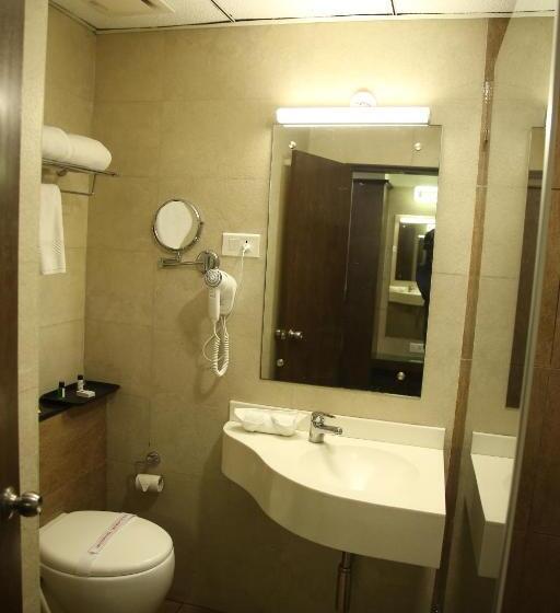 غرفة ديلوكس, West Fort