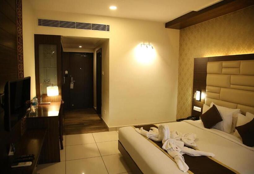 غرفة ديلوكس, West Fort