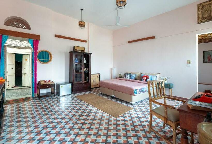 اتاق خانوادگی, Kol Pol Mohalla Boutique Stay