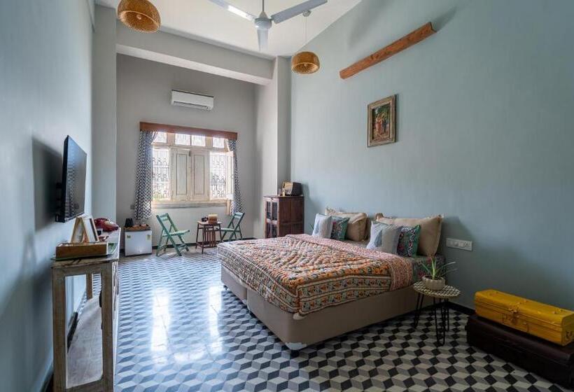 اتاق خانوادگی, Kol Pol Mohalla Boutique Stay