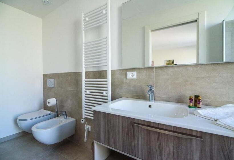 غرفة قياسية مطلّة علي الحديقة, Agaves