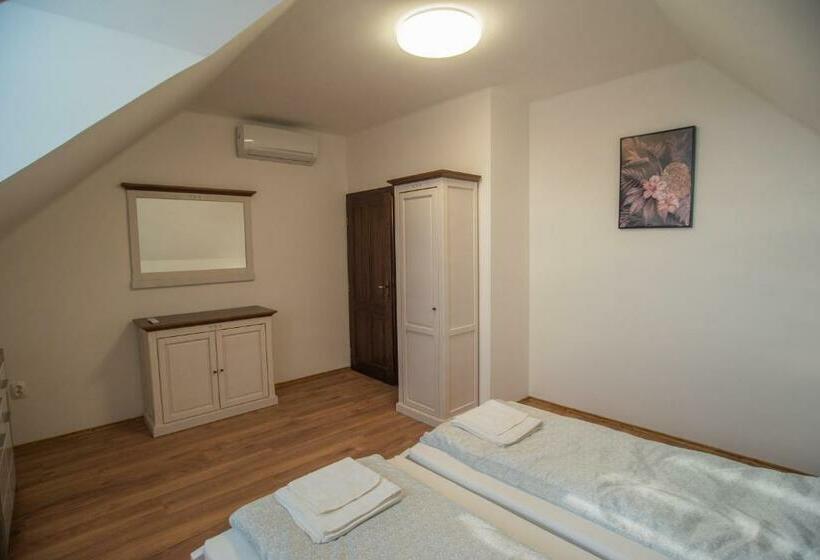 Номер Стандарт, Reneszánsz Vendégház