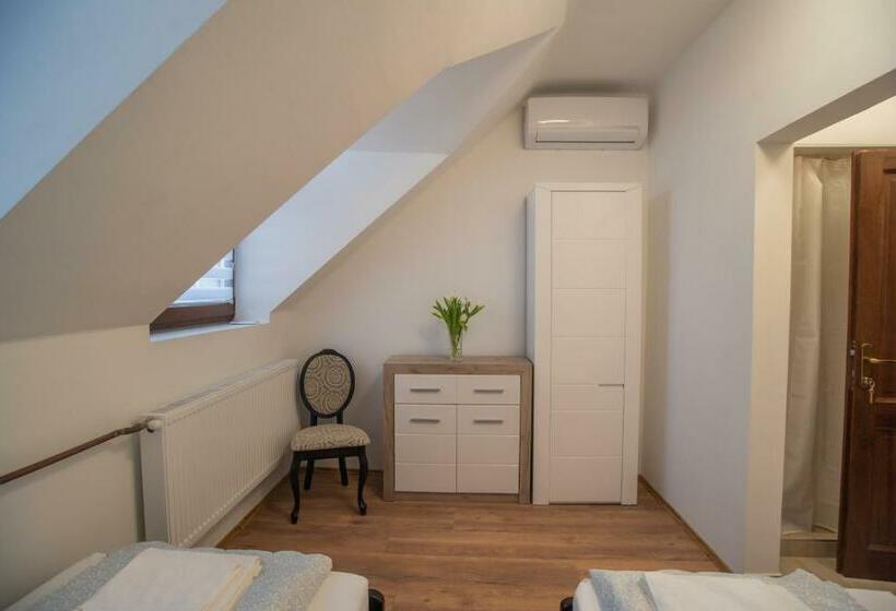 Номер Стандарт, Reneszánsz Vendégház