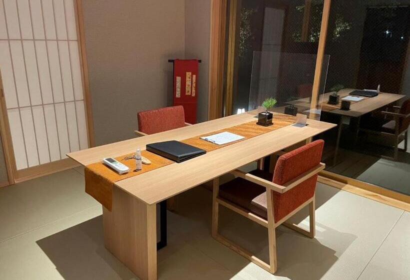 1 Schlazfimmer Apartment Gartenblick, 八海 木花館