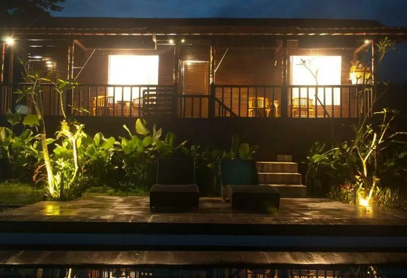 キングサイズベッドのスタンダードルーム, Dukuh Baturan Villa