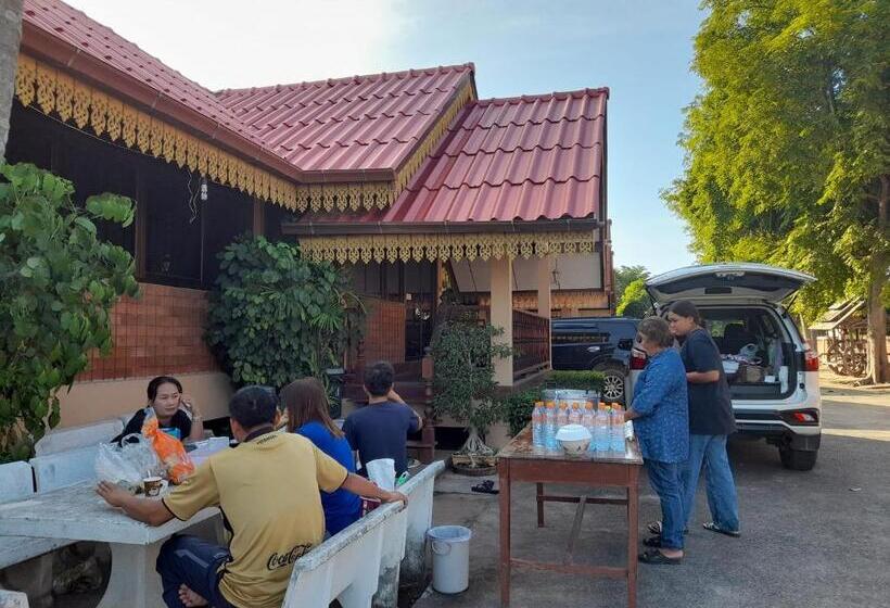 اتاق خانوادگی, สุขทวีรีสอร์ท อ่าวมะนาว