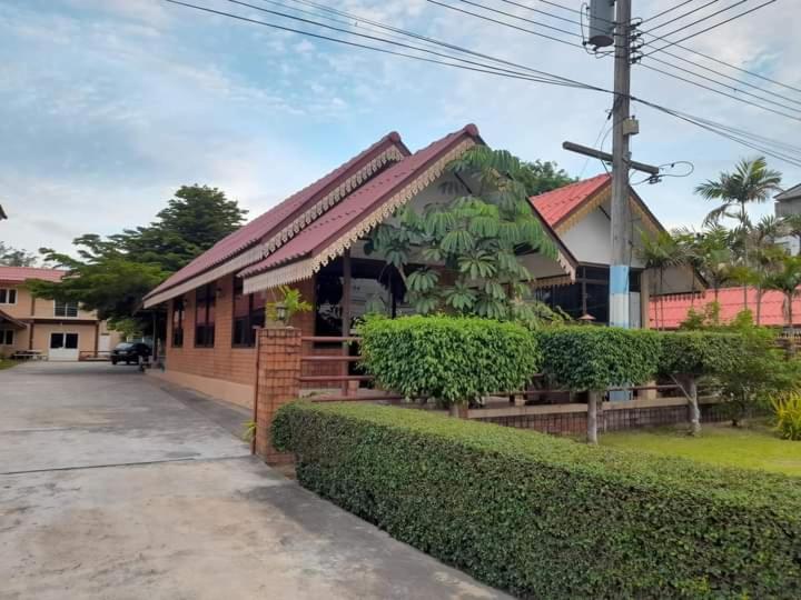 اتاق خانوادگی, สุขทวีรีสอร์ท อ่าวมะนาว