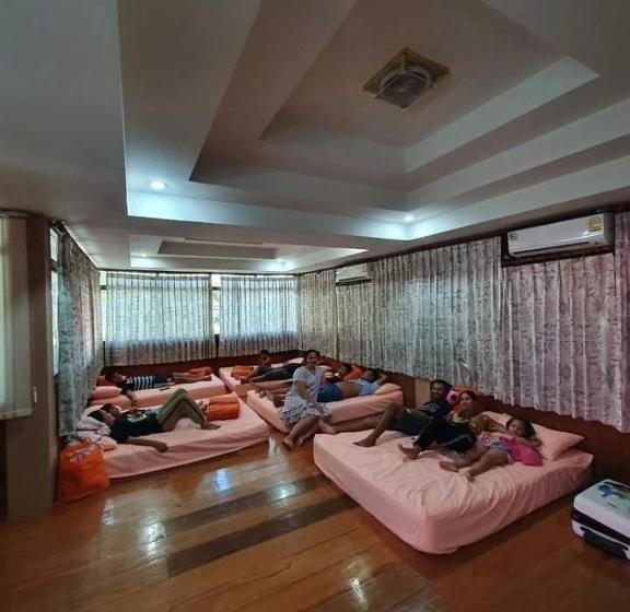 اتاق خانوادگی, สุขทวีรีสอร์ท อ่าวมะนาว