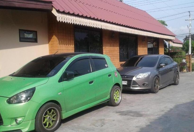 اتاق استاندارد چهار تخته, สุขทวีรีสอร์ท อ่าวมะนาว