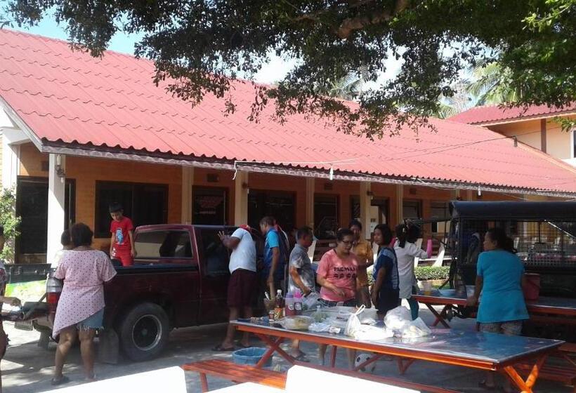 اتاق استاندارد چهار تخته, สุขทวีรีสอร์ท อ่าวมะนาว