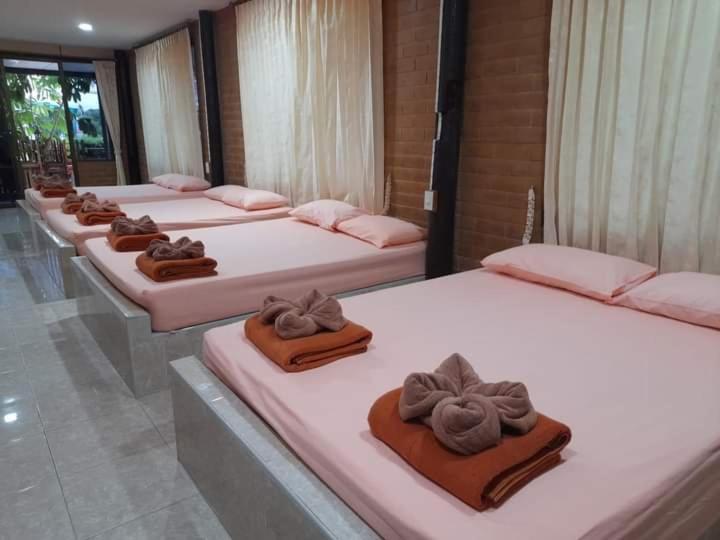 اتاق خانوادگی, สุขทวีรีสอร์ท อ่าวมะนาว