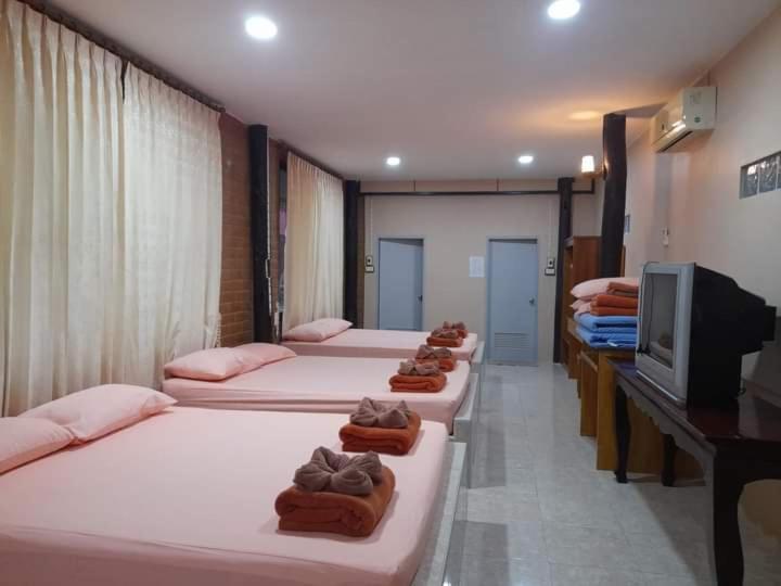 اتاق خانوادگی, สุขทวีรีสอร์ท อ่าวมะนาว