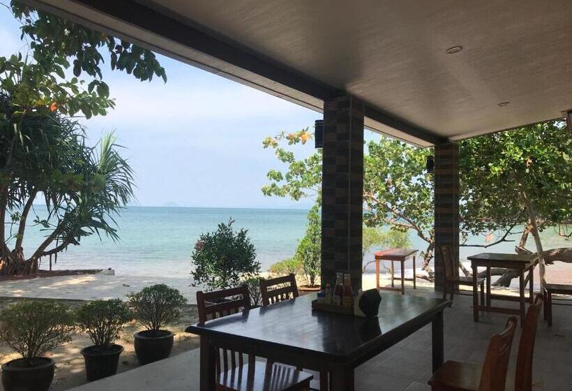 غرفة قياسية سرير كينج, Mupa Resort