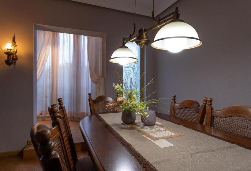 침실 3개 주택, Luxury Private House In City Center