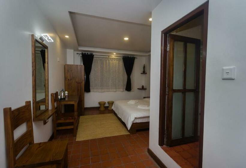 اتاق استاندارد با چشمانداز باغ, Yalamul Garden