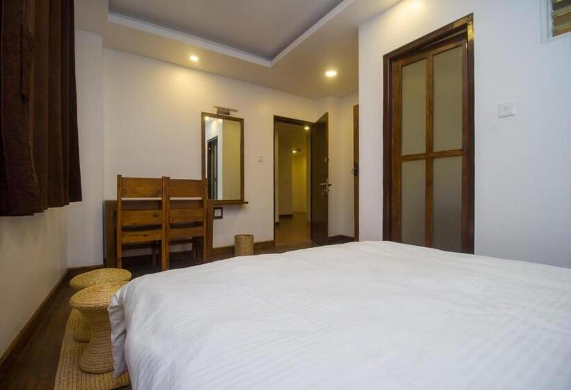 اتاق استاندارد با چشمانداز باغ, Yalamul Garden