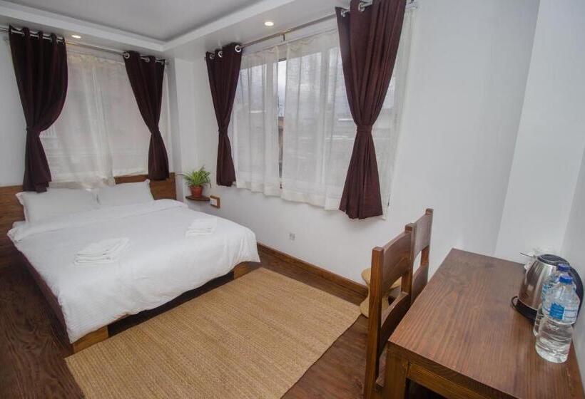 اتاق استاندارد با چشمانداز باغ, Yalamul Garden