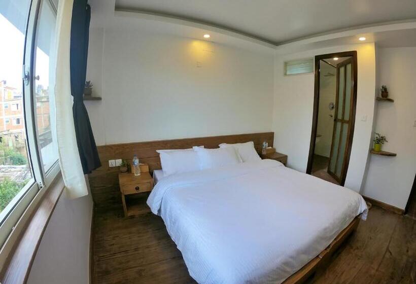 اتاق لوکس با چشمانداز باغ, Yalamul Garden