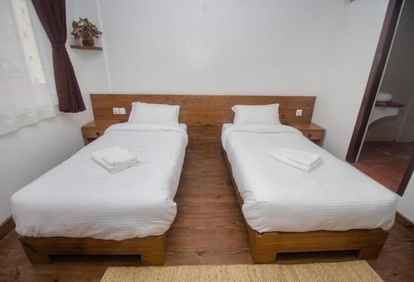 اتاق لوکس با چشمانداز باغ, Yalamul Garden