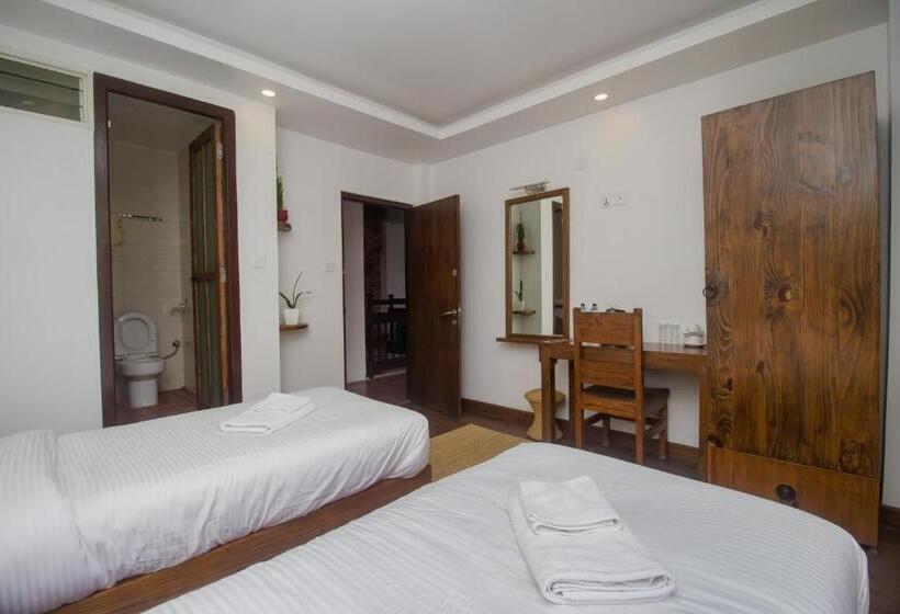 اتاق لوکس با چشمانداز باغ, Yalamul Garden