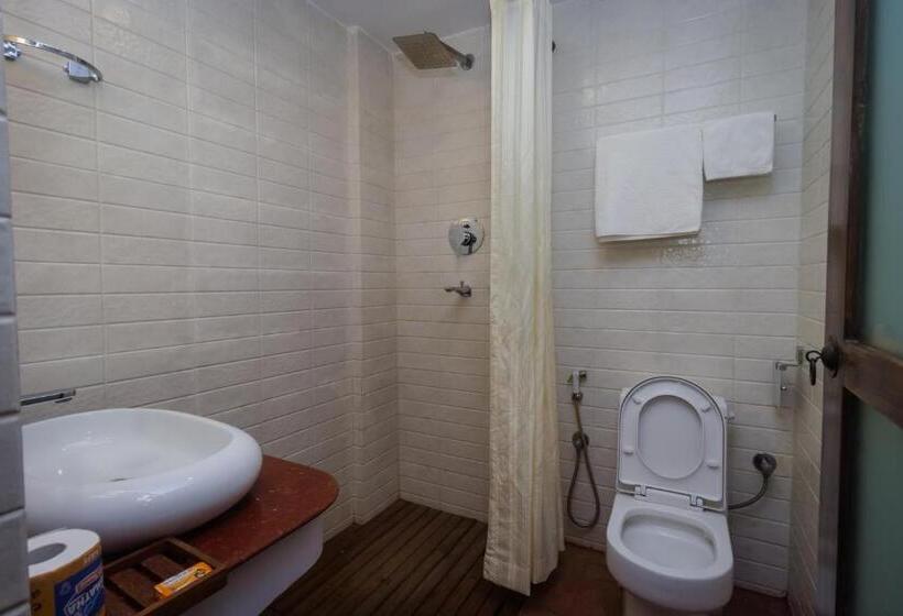 اتاق لوکس با بالکن, Yalamul Garden