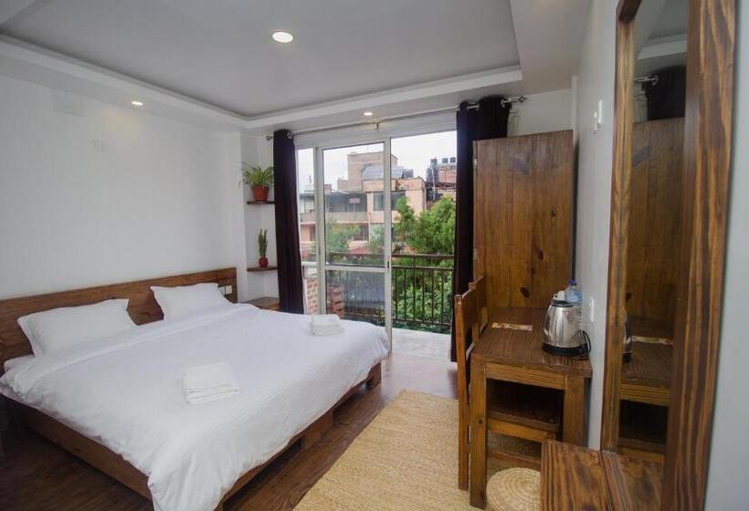 اتاق لوکس با بالکن, Yalamul Garden