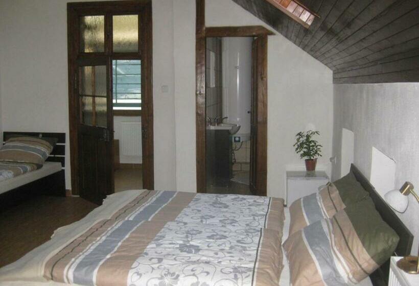 Семейный Номер, Hostinec Stará Krčma