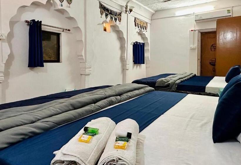 Chambre Quadruple Standard Vue Jardin, Kota Kunj Heritage